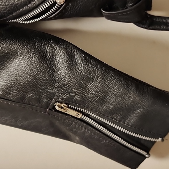 Leather motorcycle jacket By Contempo Casuals 1990 or so  Small - Picture 12 of 17